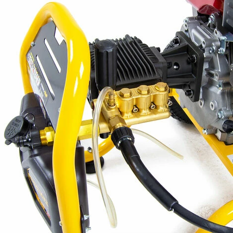 Formula Wolf 500 Petrol Pressure Washer, Curved Lance & Patio Cleaner 3 Formula Wolf 500 Petrol Pressure Washer, Curved Lance & Patio Cleaner - Image 3